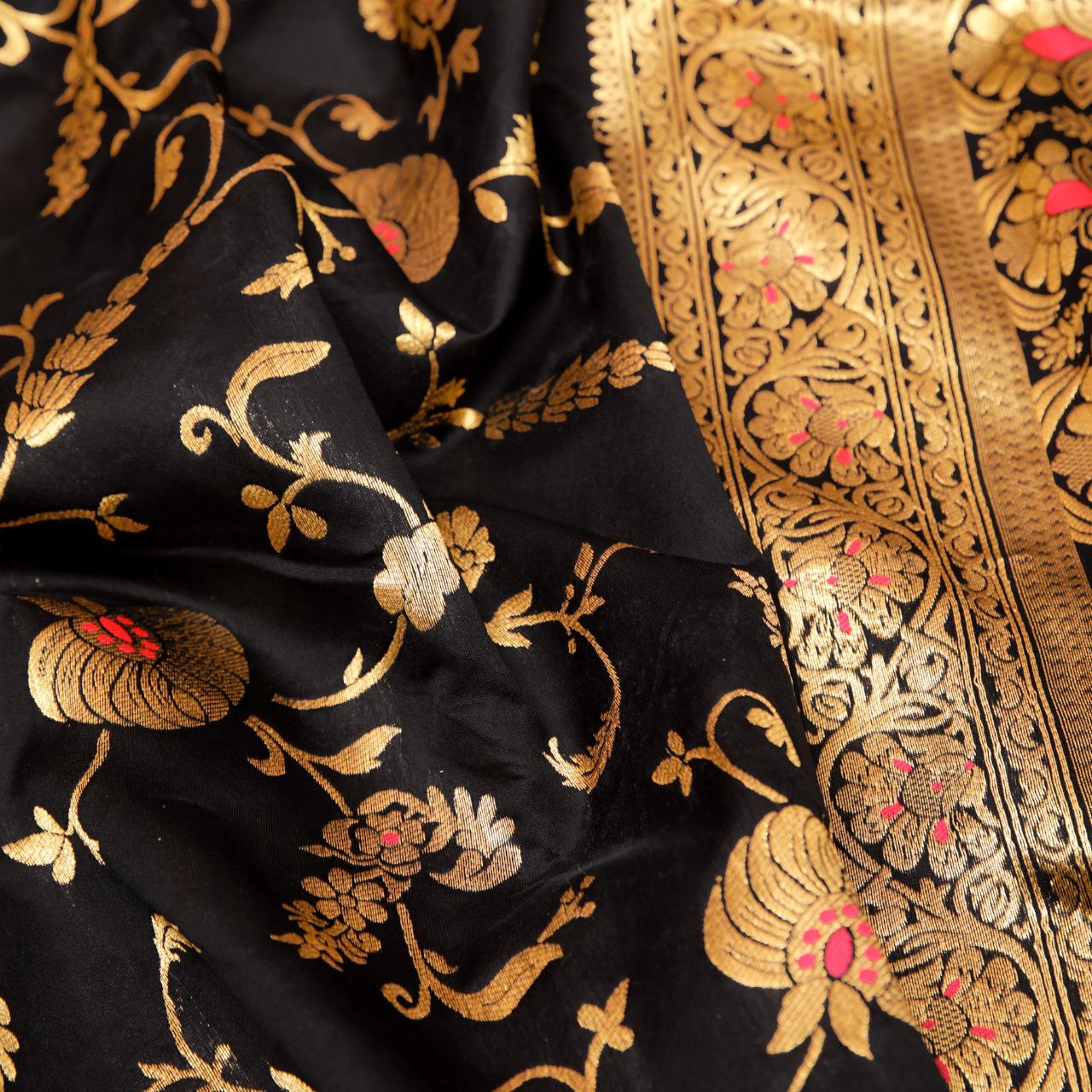 Delicate Black Banarasi Silk Saree With Spellbinding Blouse Piece