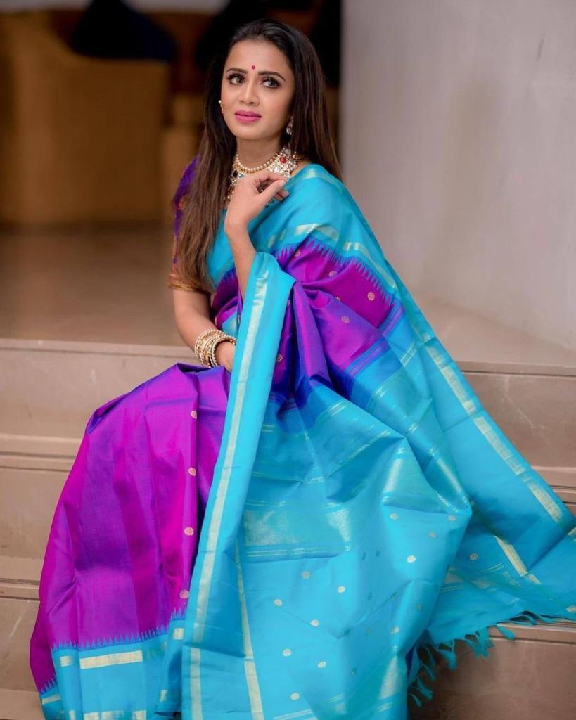 Mesmerizing Purple Soft Silk Saree With Awesome Blouse Piece