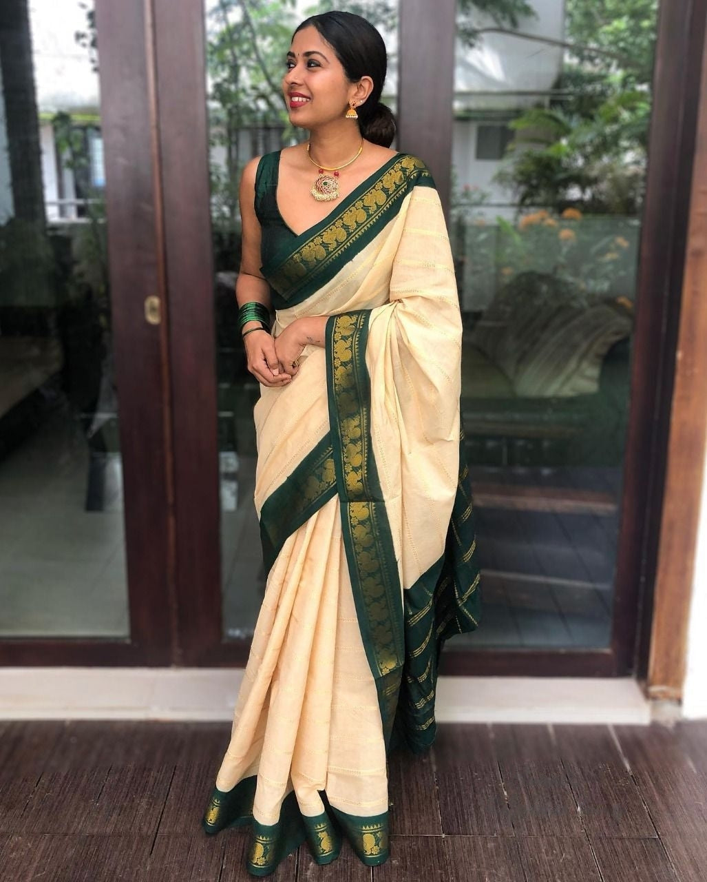 Stylish Cream Soft Silk Saree With Attractive Blouse Piece