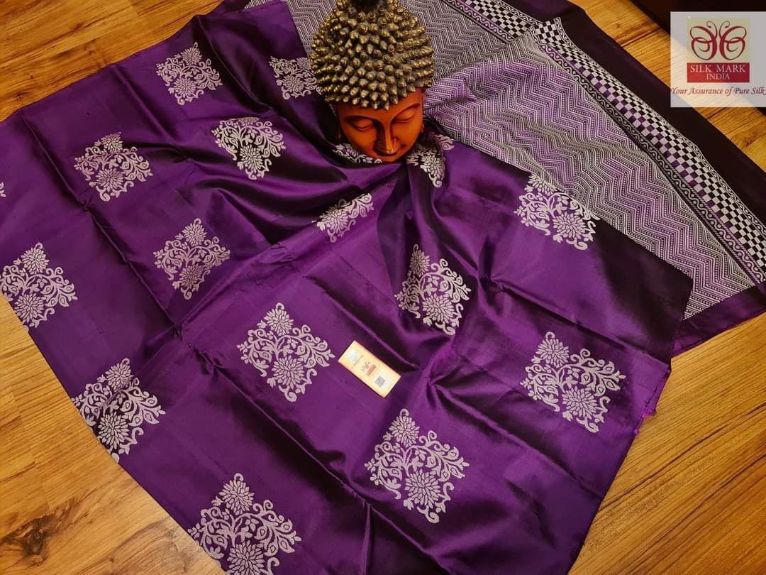Arousing Purple Soft Silk Saree With Regal Blouse Piece